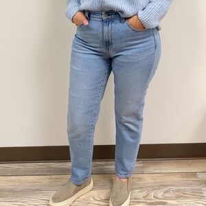 Levis Classic Straight Jeans Womens Size 6 Blue